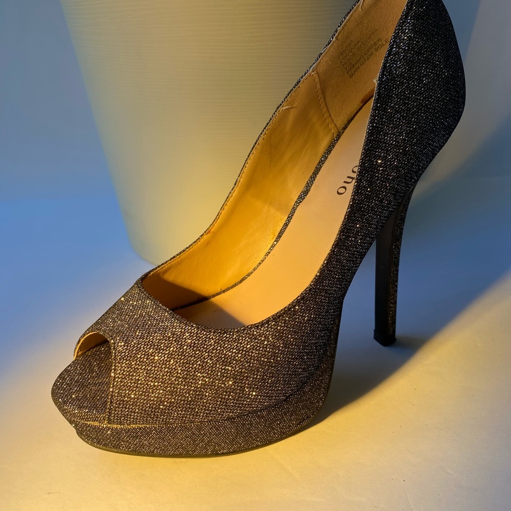 Zigi Soho Glitter Heeled Peep toe Sandle!